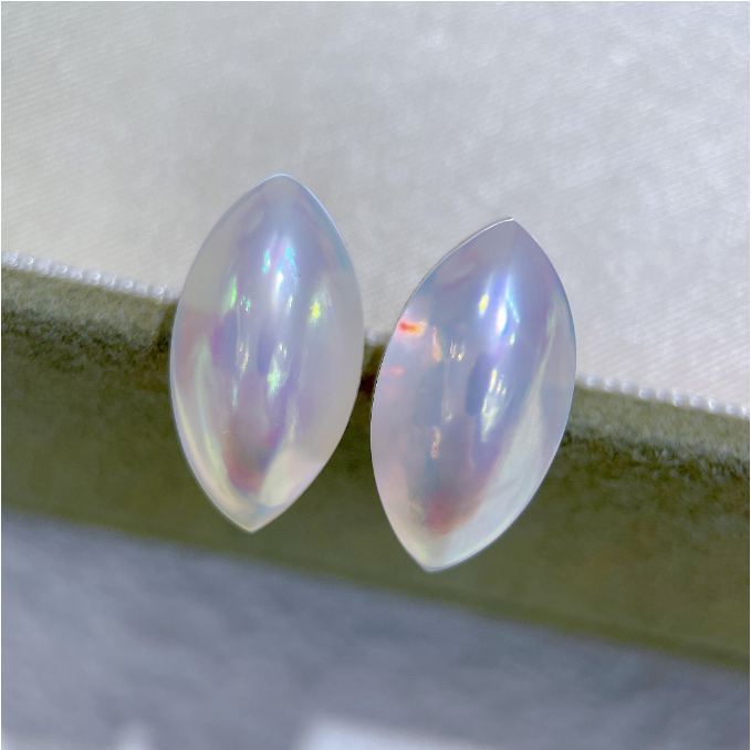 Loose pearls